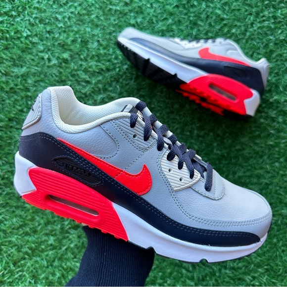 Nike Air Max 90 Ltr Light Smoke Grey / Bright Crimson - Picture 4 of 11